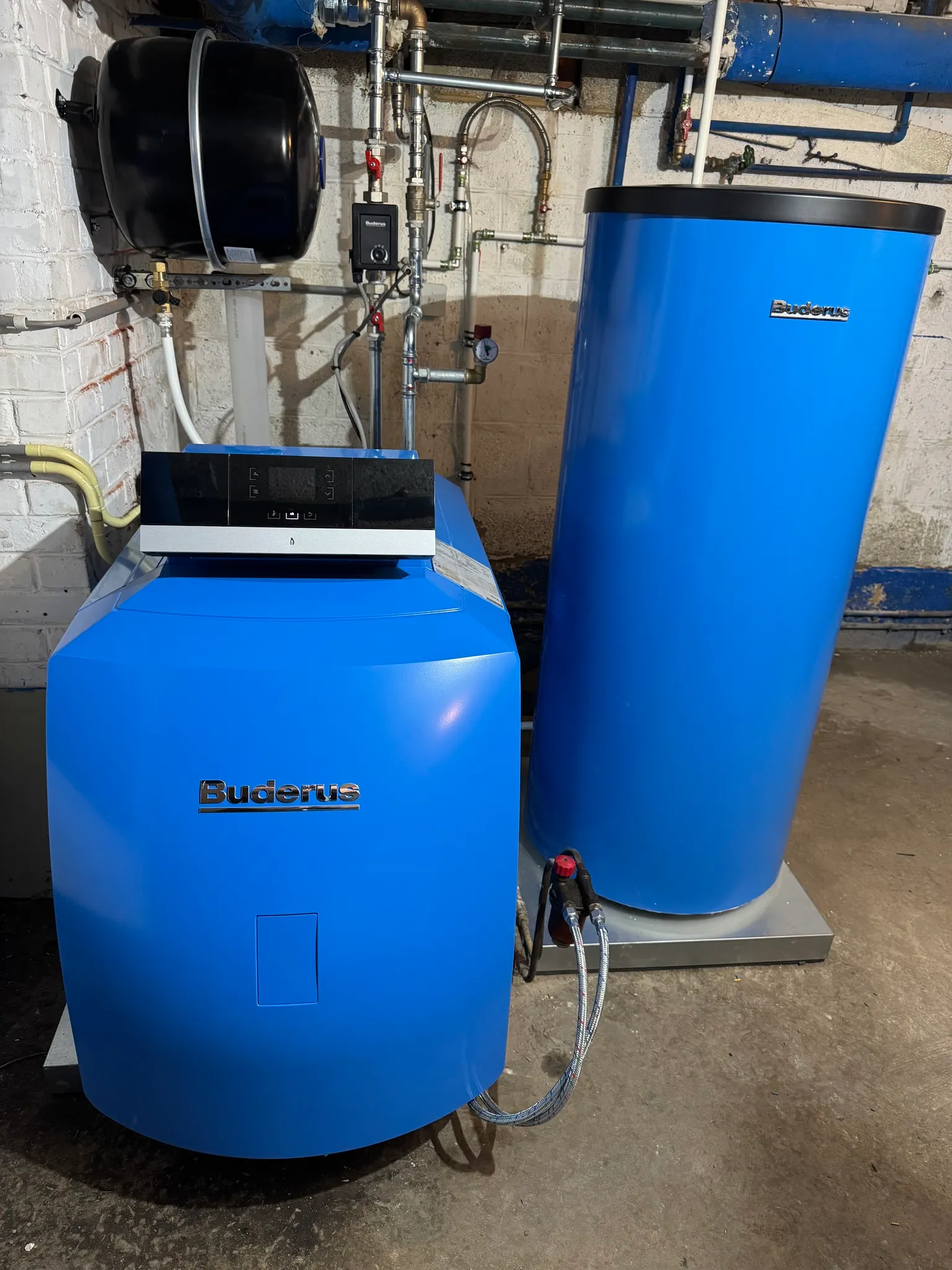 Chaudière mazout Buderus Logano plus GB125 avec boiler juxtaposé