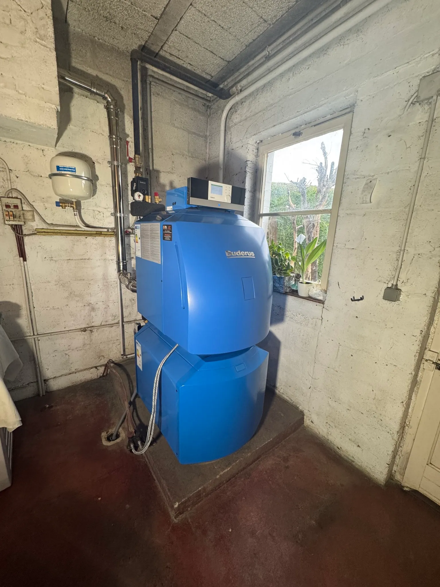 Chaudière Logano plus GB125 avec boiler placé en dessous